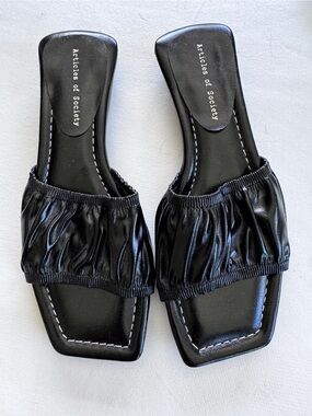 Articles Of Society Black Ruched Square-Toe Slide Sandals